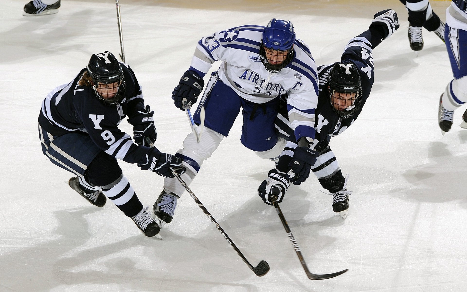 乒乓球赛场出现神奇反扑，多场比赛上演绝地逆转